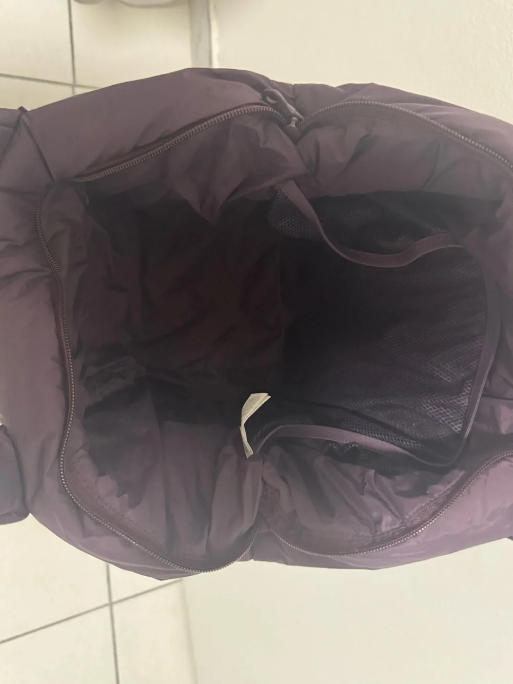 Aerie Puffer Tote Bag in Deep Plum - Women